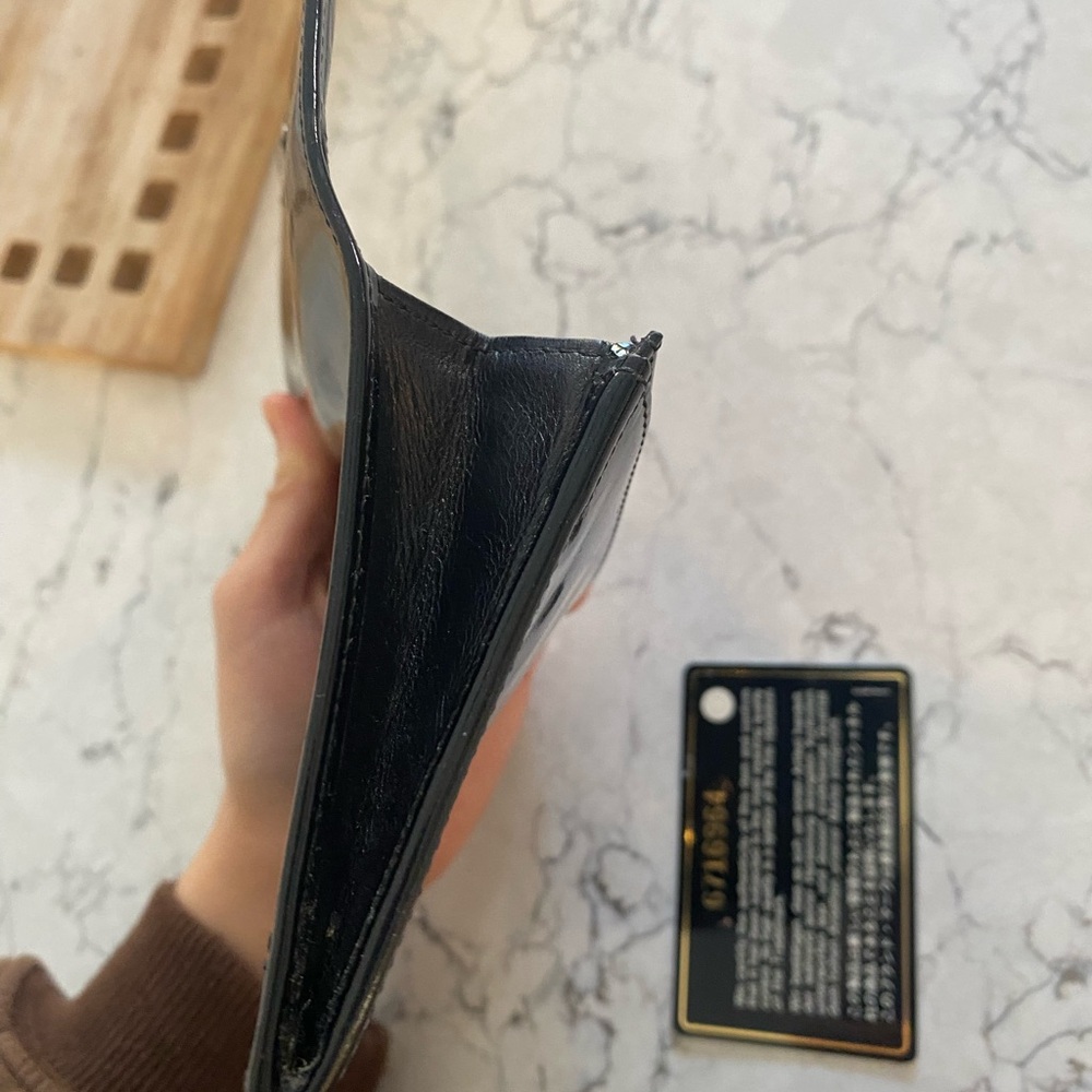 Chanel Black Patent Leather CC Logo Wallet Clutch - Picture 4 of 11